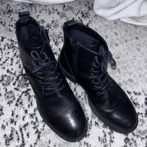 Vagabond black lace up combat boots